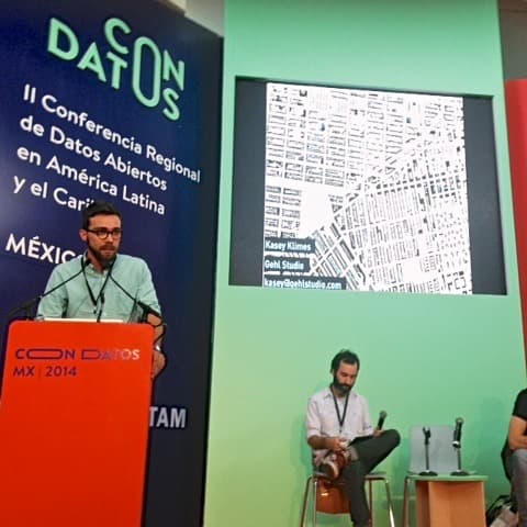 Con Datos